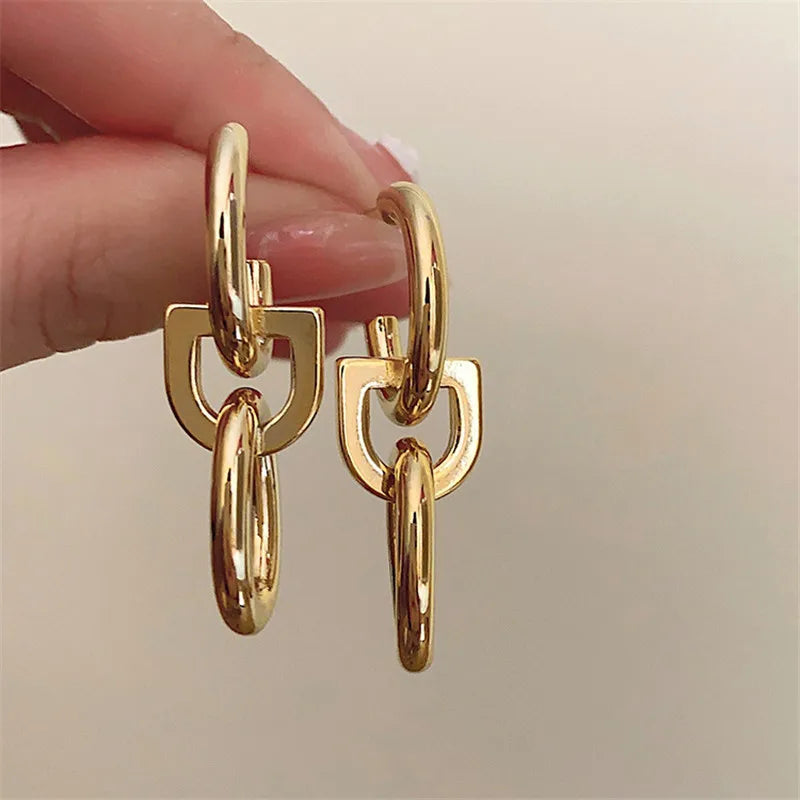 Irregular Metal Pendant Earrings European American Style Personality Fashion Stud Earrings Ms Girl Travel Wedding Accessories