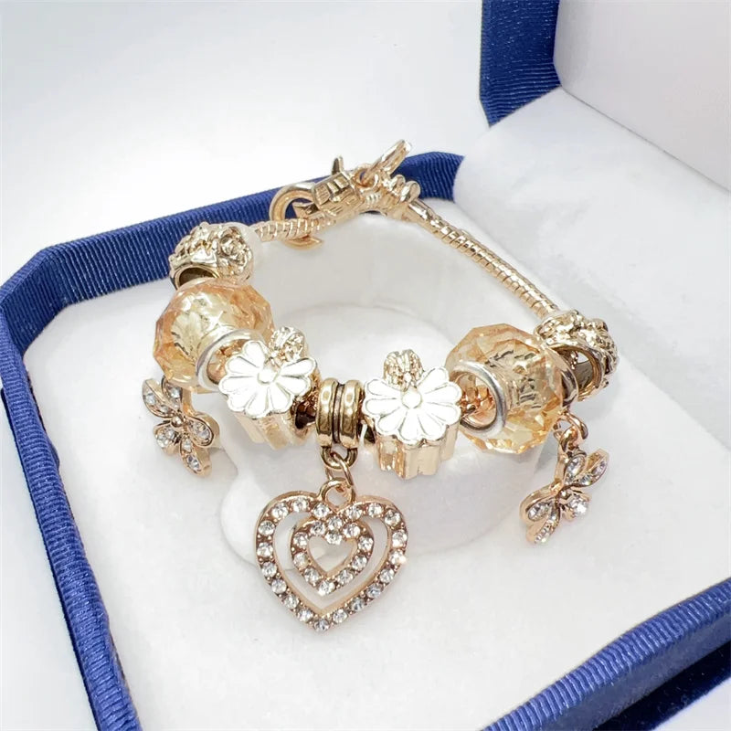 Fashion Golden Alloy Flower Rhinestone Love Shape Pendant Chain Bracelet for Women Daily Wear Jewelry Gift (box Not Included)