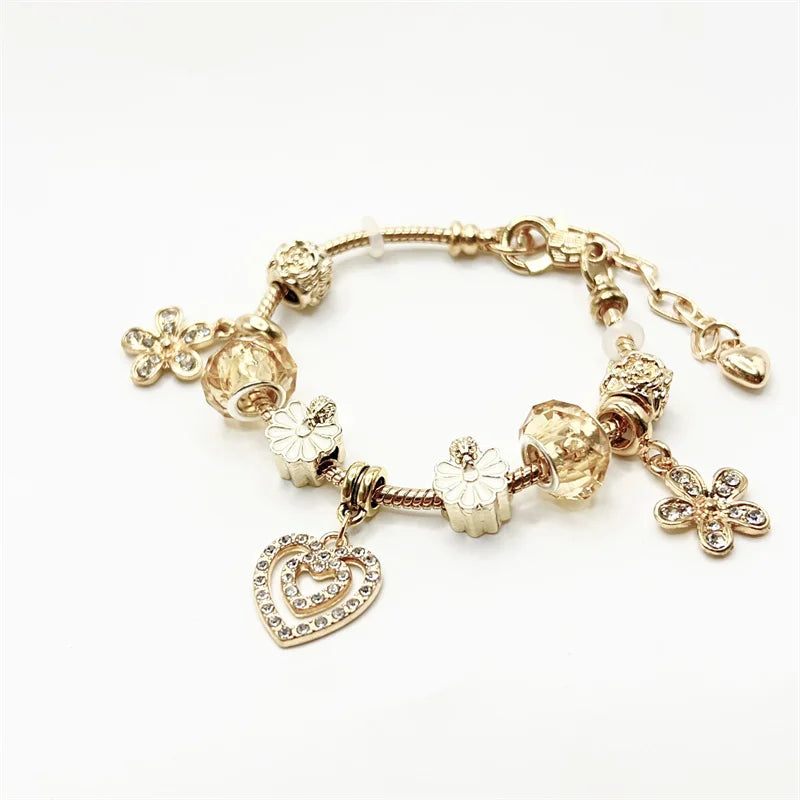 Fashion Golden Alloy Flower Rhinestone Love Shape Pendant Chain Bracelet for Women Daily Wear Jewelry Gift (box Not Included)